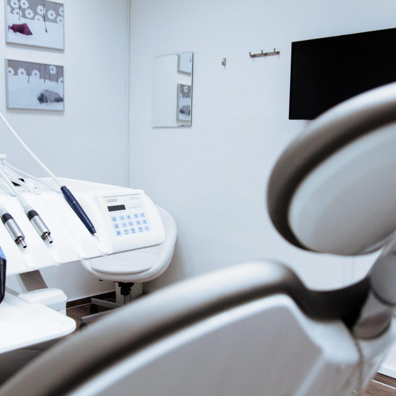 pexels-daniel-frank-305568 Dental Equipment Close Up 2